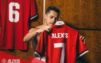 "Phản đồ" Sanchez bị sao Arsenal bóng gió mỉa mai trên Twitter