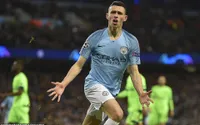 Thay David Silva, sao mai Phil Foden đi vào lịch sử Man City