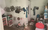 Người phụ nữ đi bán vé số nuôi chồng và con mắc bệnh tim bẩm sinh Người phụ nữ đi bán vé số nuôi chồng và con mắc bệnh tim bẩm sinh