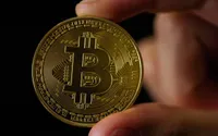 Bitcoin gần ngưỡng 74.000 USD Bitcoin gần ngưỡng 74.000 USD