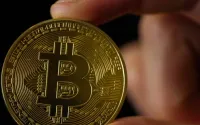 Đồng USD tăng mạnh, Bitcoin lập kỷ lục mới Đồng USD tăng mạnh, Bitcoin lập kỷ lục mới