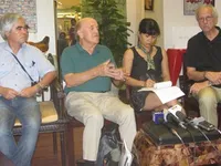 American war correspondents visit Vietnam