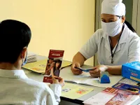 Nhiều người nhiễm HIV/AIDS chưa có BHYT