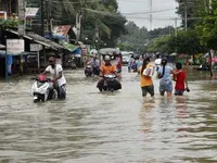 Ấn Độ: Mưa lớn gây ngập lụt, 100 người thiệt mạng