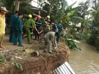 Sạt lở nghiêm trọng tại Cần Thơ, 4 người trong nhà thoát chết