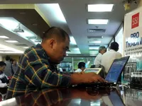 VN shares fall as oil prices drop