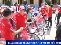 Tặng xe đạp cho học sinh nghèo tỉnh Quảng Bình