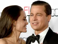 Brad Pitt lặng người khi biết Angelina Jolie đòi ly dị