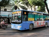 TP.HCM ưu tiên quảng cáo hàng Việt Nam trên xe bus