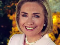 Thời trang tóc của bà Hillary Clinton thay đổi qua năm tháng