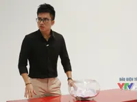 Mạnh Qu&acirc;n bị 'l&agrave;m kh&oacute;' trong Mu&ocirc;n m&agrave;u showbiz