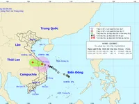 Bão số 4 gây mưa to ở miền Trung, suy yếu thành áp thấp