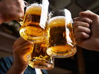 Dư luận ủng hộ chủ trương cấm uống rượu bia trong giờ làm việc