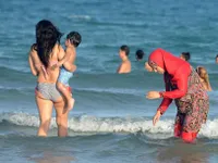 Tòa hành chính Tối cao Pháp bác lệnh cấm burkini