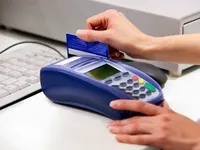 Hoạt động thanh toán không dùng tiền mặt giảm áp lực cho hệ thống ATM