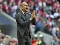 Chi tiền tấn. HLV Guardiola vẫn chưa ưng hàng thủ