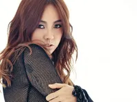 Lee Hyori trở lại với nhà sản xuất đã tạo hit 10 Minutes