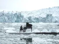 Nghệ sĩ piano nổi tiếng Italy biểu diễn tại Bắc Cực