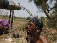 Gần 300 người tử vong do nắng nóng tại Ấn Độ