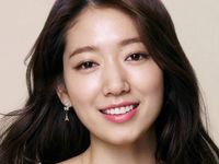 Park Shin Hye được khen ngợi vì sự tốt bụng