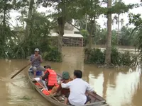 Mưa lũ Nam Trung Bộ giảm, thiệt hại tiếp tục gia tăng