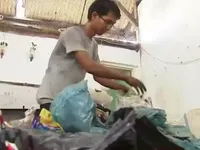 Indonesia: Biến rác thải thành nhiên liệu động cơ