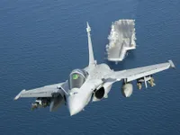 Ấn Độ chính thức mua máy bay tiêm kích của Pháp