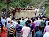 Ấn Độ: Con số thiệt mạng do tai nạn xe bus tăng lên 25 người