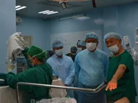 Robot-assisted surgery launches at Binh Dan Hospital