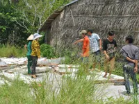 Kiên Giang: Sập tường nhà hoang, 2 học sinh chết thương tâm