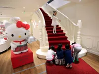 Khám phá nhà hàng Hello Kitty đầu tiên tại Thượng Hải, Trung Quốc