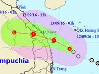 Đêm nay, tâm bão số 4 trên vùng biển Thừa Thiên Huế-Bình Định