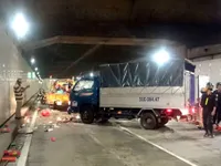 Xe tải mất lái tông 5 công nhân trong hầm Thủ Thiêm