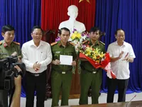 Thưởng nóng cho Ban Chuyên án vụ án phá rừng pơ mu