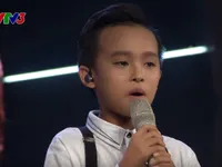 Hồ Văn Cường tự tin hát 'chay' trên sân khấu Vietnam Idol