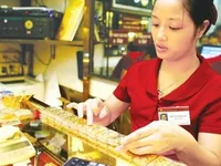 Gold prices rise on global trend