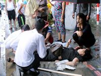 Quảng Ninh: Xe khách đâm vào dải phân cách, 8 người bị thương