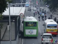 Tranh cãi về hiệu quả của xe bus nhanh BRT Hà Nội: Chưa có hồi kết