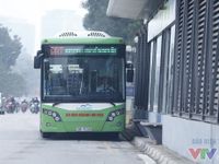 Bus nhanh Hà Nội BRT cần thời gian để phát huy tính ưu việt