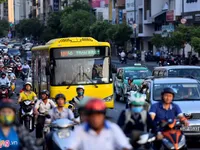 TP.HCM thí điểm vận hành 3 tuyến xe bus không trợ giá