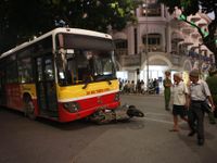 Hà Nội: Xe bus gây tai nạn liên hoàn, một cô gái trẻ tử vong tại chỗ