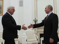 Germany looks to improve relations with Russia