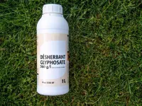 EU hoãn bỏ phiếu gia hạn giấy phép sử dụng Glyphosate