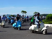 Diễu hành ô tô và mô tô cổ chào mừng Festival biển Nha Trang