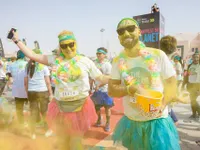 H&agrave;ng ngh&igrave;n người tham gia đường chạy sắc m&agrave;u tại Qatar