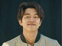 Gong Yoo 'đốn tim' fan bởi vẻ bụi bặm, phóng khoáng