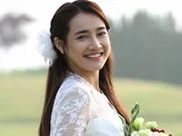 Hậu trường Tuổi thanh xuân 2: Mặc váy cưới, Nhã Phương vẫn sợ sẽ không được làm cô dâu