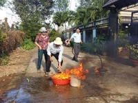 Người dân Đăk Lăk hoang mang vì nước giếng bùng cháy dữ dội