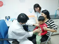 Trái tim cho em: 1500 em nhỏ tham gia khám sàng lọc tim bẩm sinh tại Huế