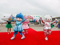 Những chuyến bay siêu dễ thương ngập tràn hình tượng Hello Kitty